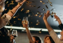 Gói Tất Niên 2025 – Ưu Đãi Ngập Tràn